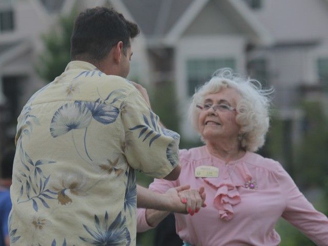 HERITAGE COURT DEER CREEK - Assisted Living Home photo 7 in NEW BERLIN, WI